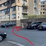 Central 40Kvd Ap Walking Distance To Everyting